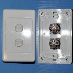 DOUBLE DUAL GANG POWER GLOSS SWITCH LIGHT ELECTRICAL SWITCH AU STAND 10A